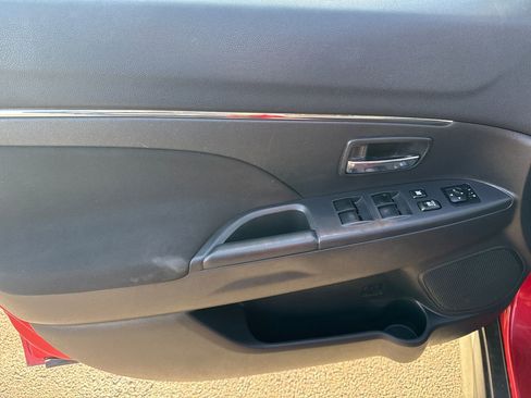 Used 2018 Mitsubishi Outlander Sport LE image 16