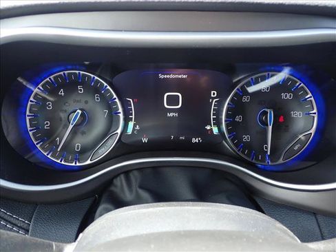 New 2027 Chrysler Pacifica Select AWD/4WD image 26
