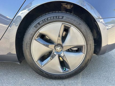 Used 2020 Tesla Model 3 Long Range image 14