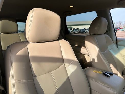 Used 2015 Nissan Pathfinder SL w/ Trailer Tow Package image 32