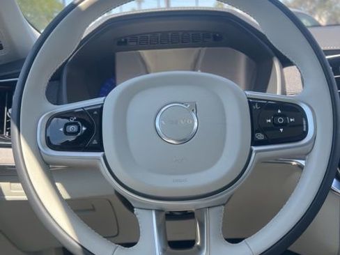 New 2026 Volvo XC90 T8 Ultra w/ Protection Package Premier image 11