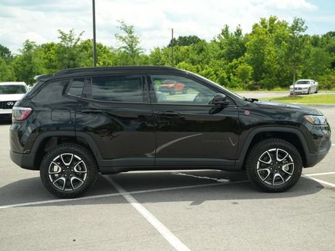 New 2026 Jeep Compass Trailhawk w/ Sun, Sound & Navigation Group AWD/4WD image 8