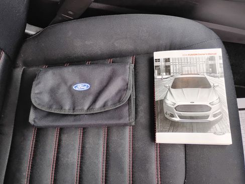 Used 2016 Ford Fusion SE image 37