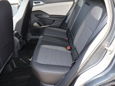 New 2026 Volkswagen Taos SE image 12