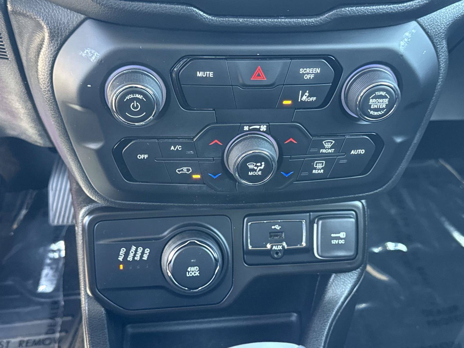 Certified 2023 Jeep Renegade Latitude AWD/4WD image 22