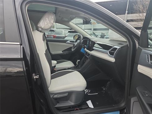 New 2026 Volkswagen Taos SE AWD/4WD image 28