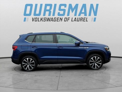 Used 2022 Volkswagen Taos SE image 2