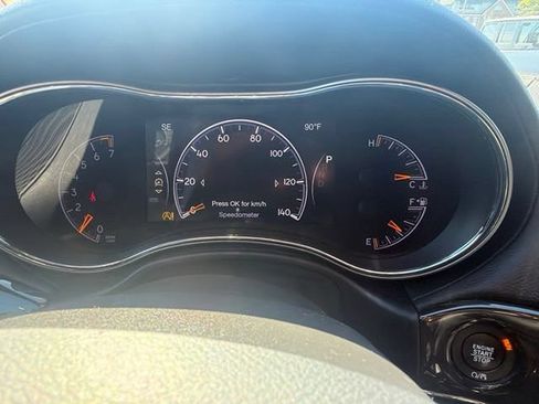Used 2019 Jeep Grand Cherokee Overland AWD/4WD image 9