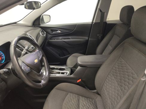 Used 2020 Chevrolet Equinox LT w/ Driver Convenience Package image 17