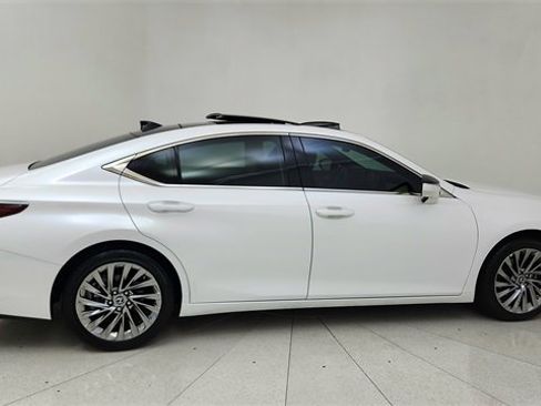 Used 2025 Lexus ES 350 Ultra Luxury image 6
