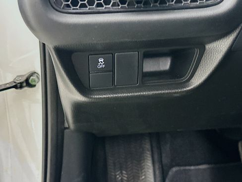 Used 2025 Honda HR-V LX image 16