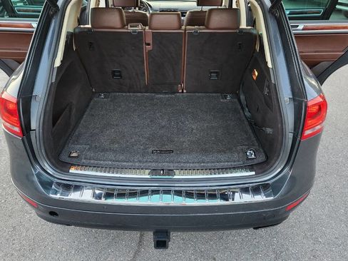 Used 2012 Volkswagen Touareg Executive image 38