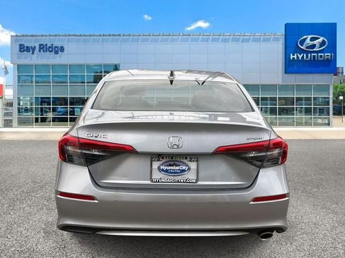 Used 2023 Honda Civic Sport image 5