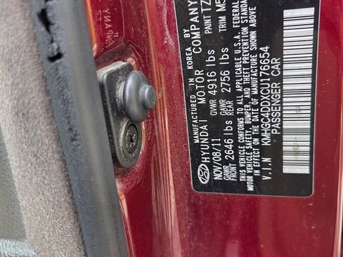 Used 2012 Hyundai Genesis 3.8 RWD image 17