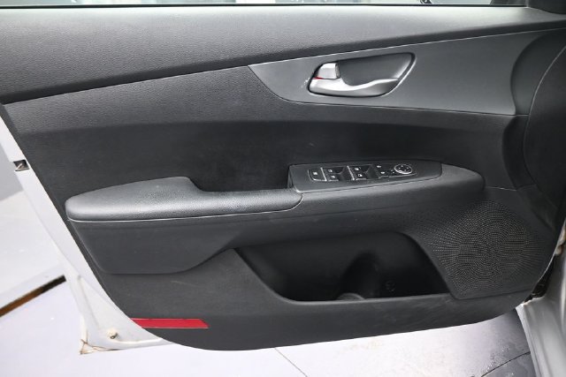 Used 2021 Kia Forte LXS FWD image 21