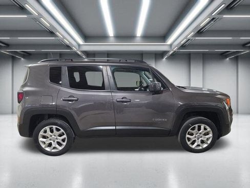 Used 2018 Jeep Renegade Latitude w/ Cold Weather Group AWD/4WD image 1