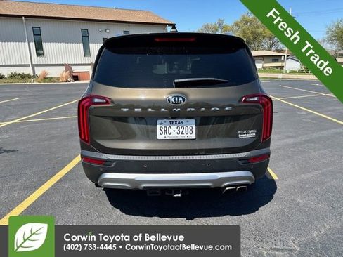 Used 2020 Kia Telluride EX w/ EX Premium Package FWD image 3