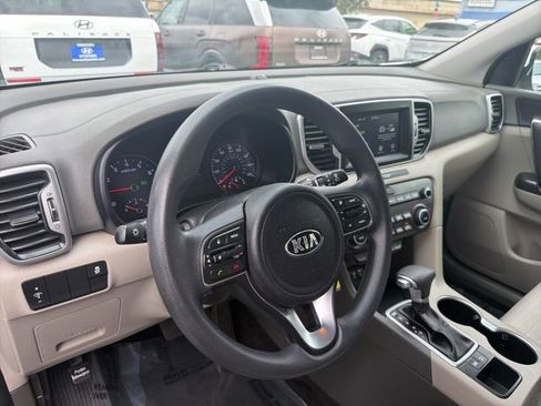 Used 2017 Kia Sportage LX w/ LX Popular Package image 4