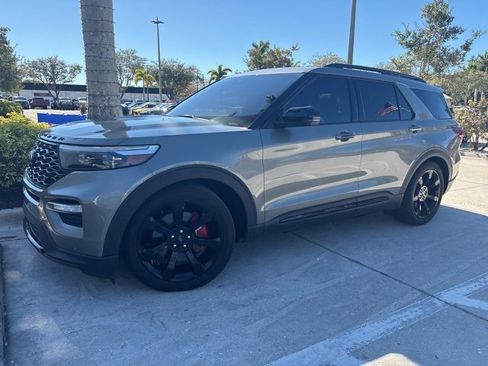 Used 2020 Ford Explorer ST w/ ST Street Pack image 3