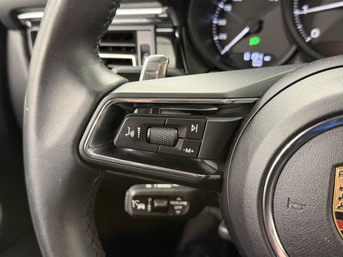 Certified 2025 Porsche Macan image 48