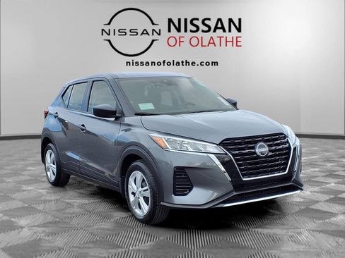 Certified 2025 Nissan Kicks Play S image 29