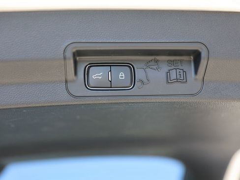 Used 2022 Ford Explorer Platinum w/ Equipment Group 601A image 16