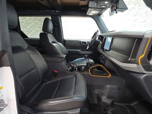 Used 2022 Ford Bronco Badlands image 11