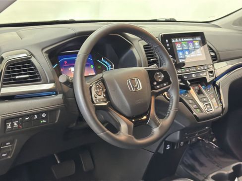 Used 2023 Honda Odyssey Elite image 17