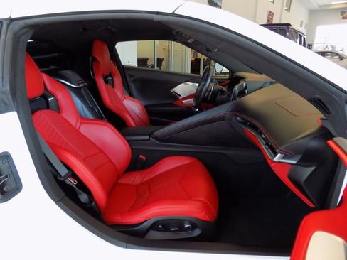 Used 2021 Chevrolet Corvette Stingray Premium Cpe w/ Z51 Performance Package RWD image 38