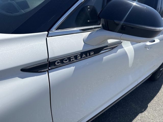 Used 2025 Lincoln Corsair Reserve w/ Equipment Group 202A AWD/4WD image 12