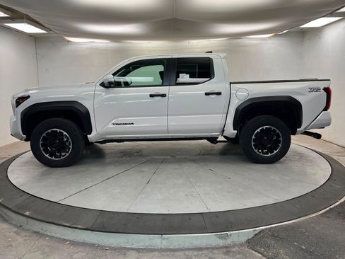New 2026 Toyota Tacoma TRD Off-Road AWD/4WD image 2