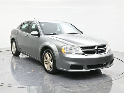 Used 2012 Dodge Avenger SXT image 3