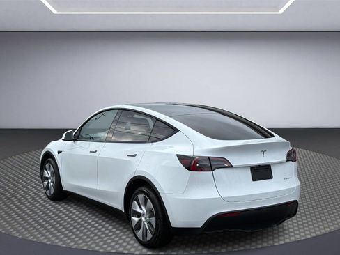 Used 2023 Tesla Model Y Long Range image 5