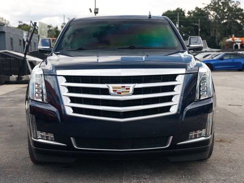 Used 2018 Cadillac Escalade Premium Luxury RWD image 22