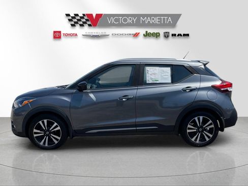 Used 2019 Nissan Kicks SR w/ Exterior Electronics Package FWD image 2
