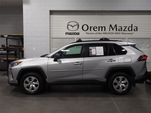 Used 2021 Toyota RAV4 LE image 24