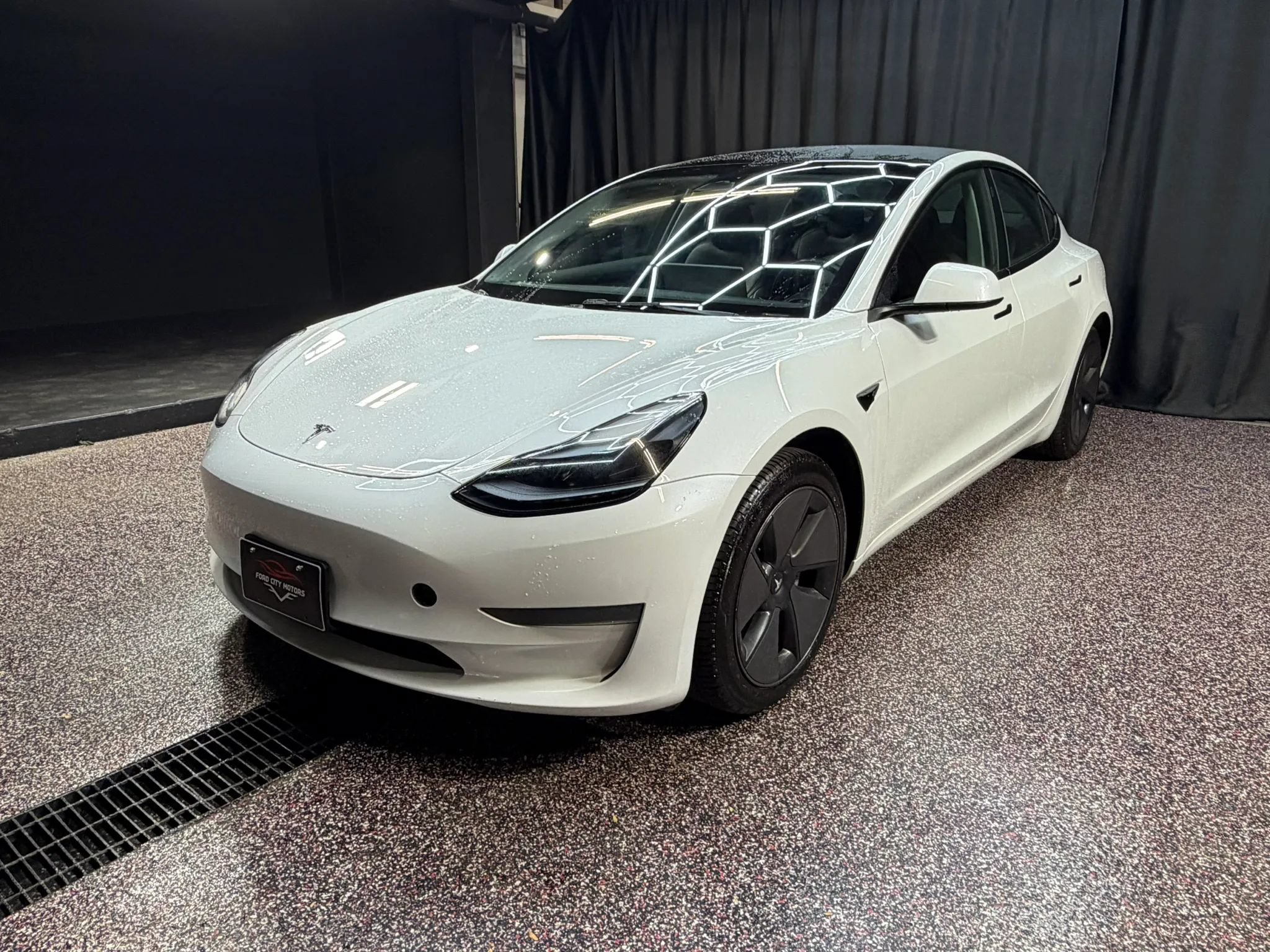 Used 2023 Tesla Model 3 Standard Range RWD image 3