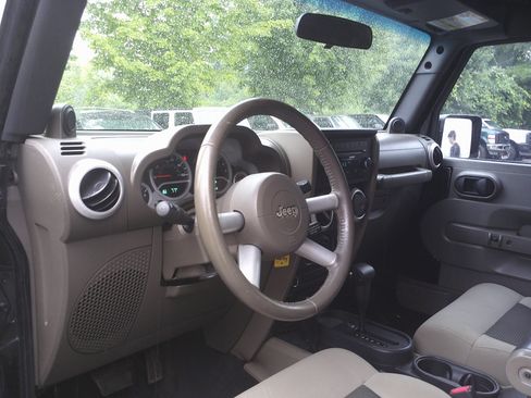 Used 2010 Jeep Wrangler Sahara AWD/4WD image 14