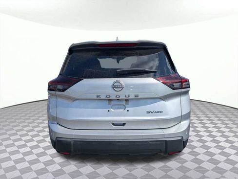 Used 2024 Nissan Rogue SV AWD/4WD image 4