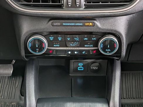 Certified 2022 Ford Escape SEL image 29