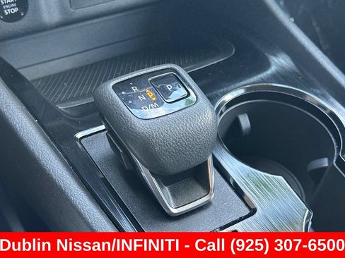 Used 2025 Nissan Rogue S FWD image 34