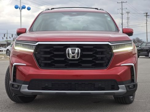 New 2025 Honda Pilot Touring image 17