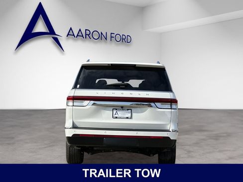 Used 2024 Lincoln Navigator L Reserve AWD/4WD image 5