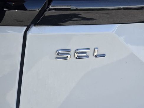 Used 2024 Volkswagen Atlas Peak Edition SEL AWD/4WD image 11