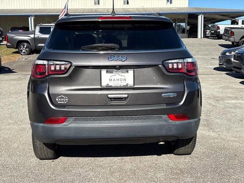 Used 2019 Jeep Compass Latitude image 5