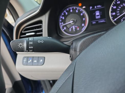 Used 2019 Hyundai Elantra SEL image 25