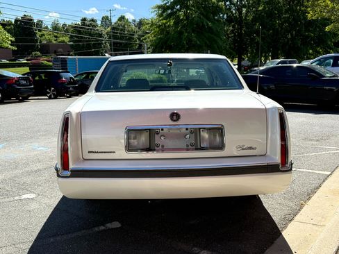 Used 1995 Cadillac De Ville Concours image 3