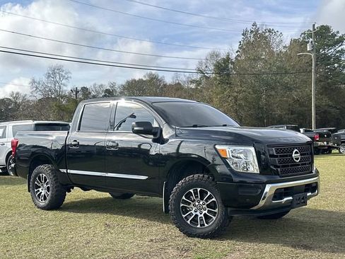 Used 2020 Nissan Titan SV w/ SV Convenience Package image 6