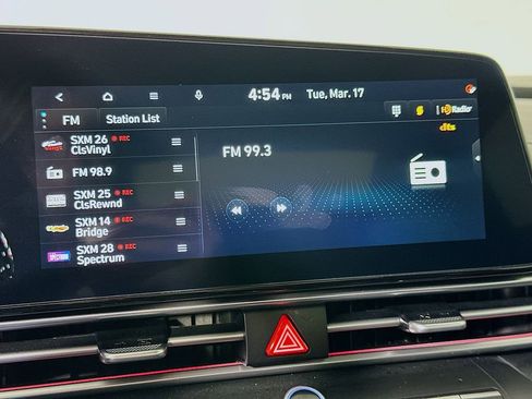 Used 2024 Hyundai Elantra SEL image 29