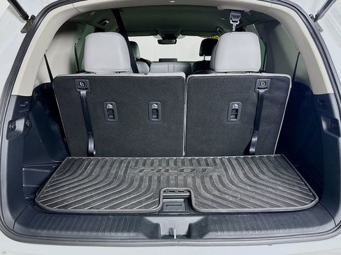 Certified 2025 Honda Pilot EX-L image 40